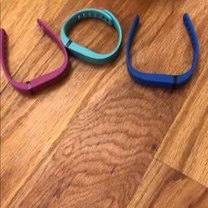 Fitbit with two extra bands and charger.